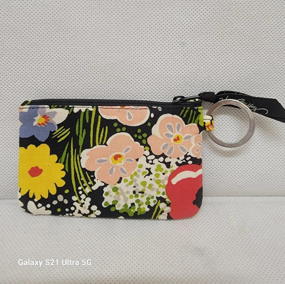NWOT - VERA BRADLEY COIN MONEY PURSE WITH KEY CHAIN‎